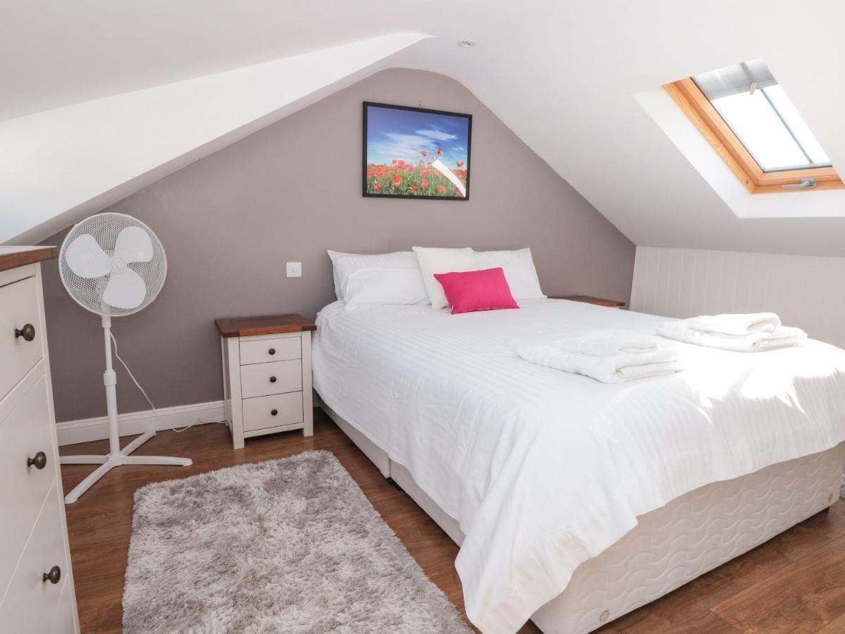 Apartmán Upper 3 Dartmouth Exteriér fotografie